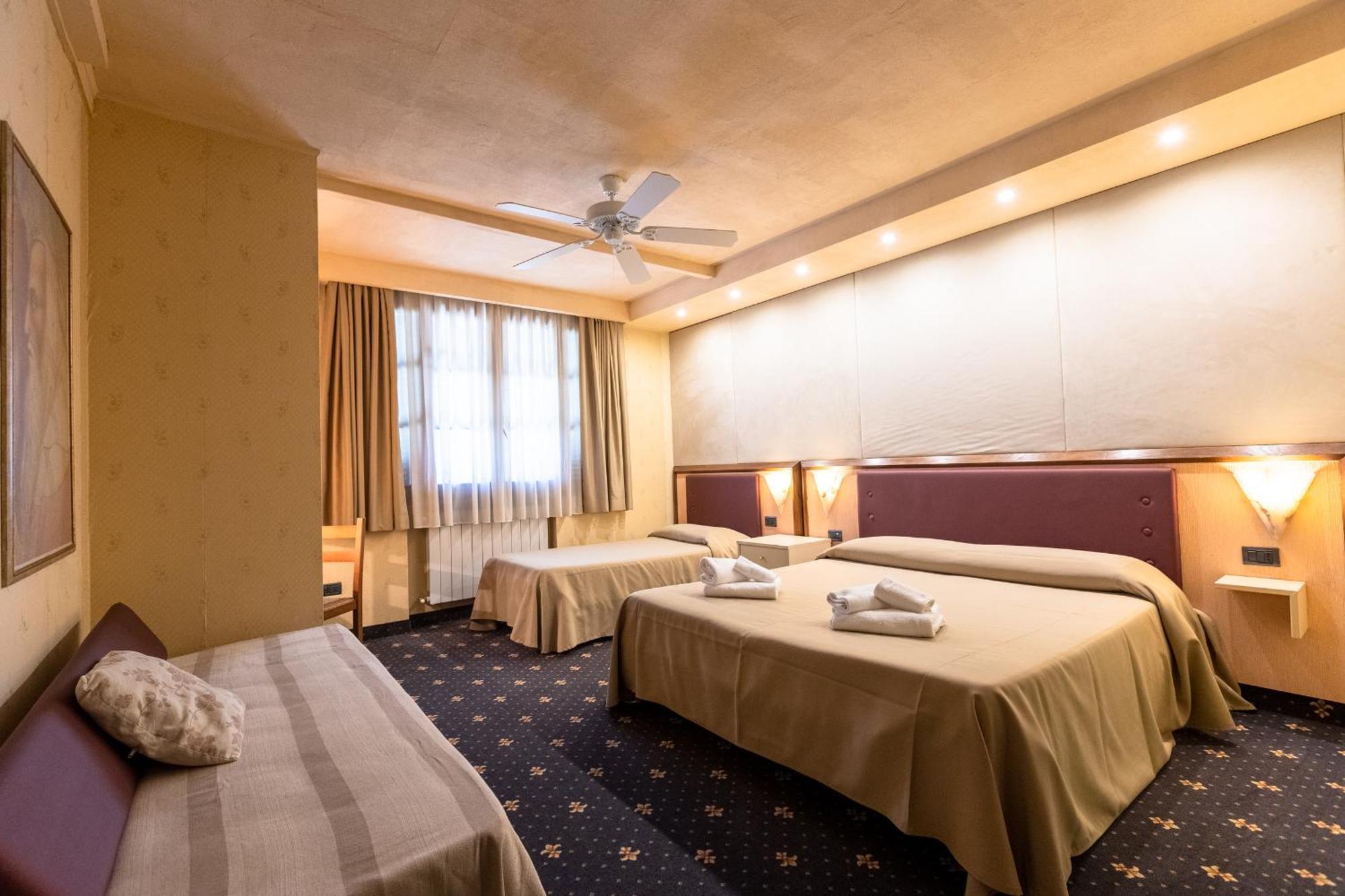 Holiday Rooms Antica Badia Volterra Exteriör bild