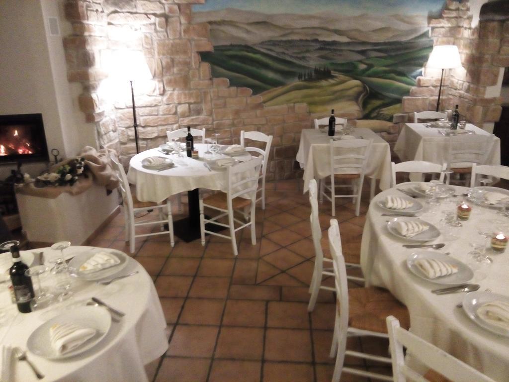 Holiday Rooms Antica Badia Volterra Exteriör bild