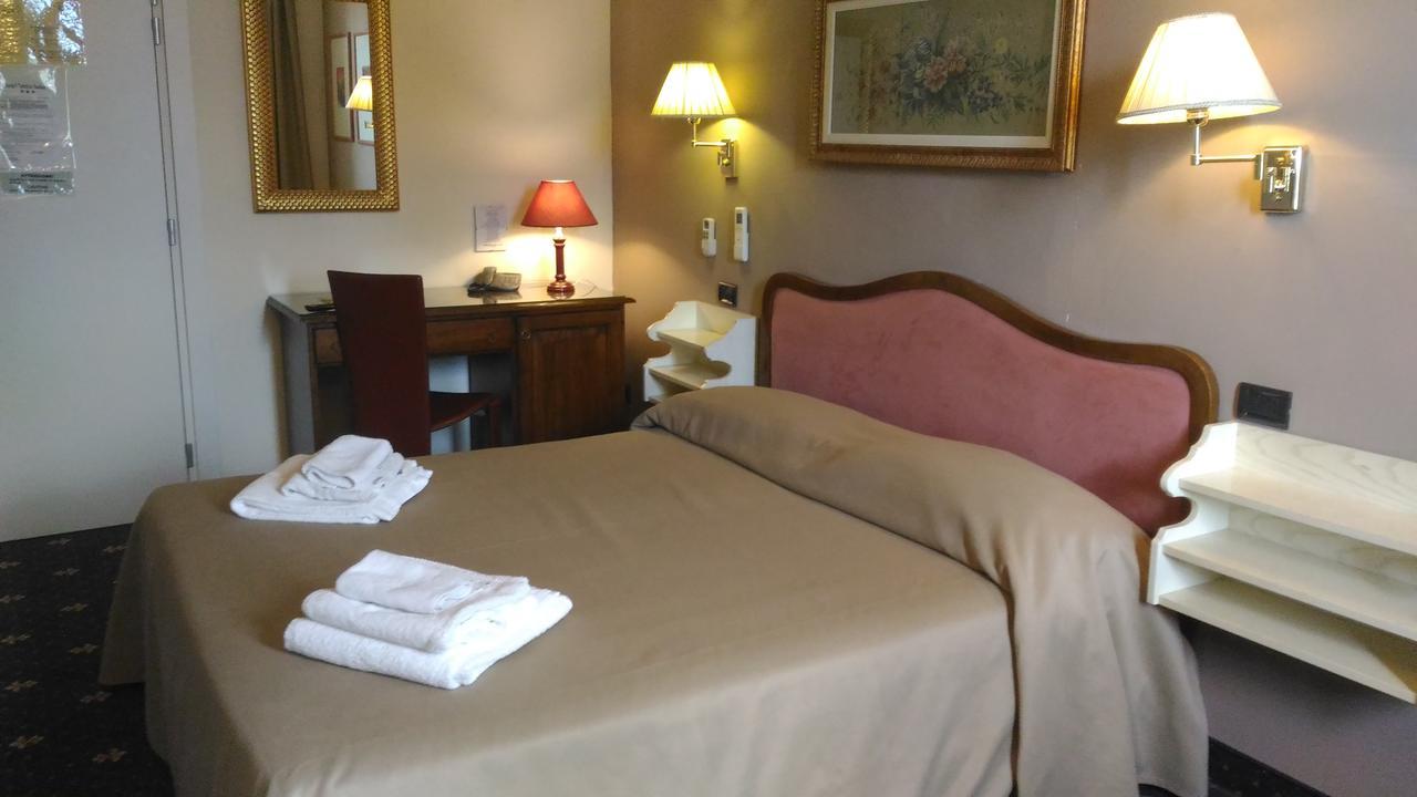 Holiday Rooms Antica Badia Volterra Exteriör bild